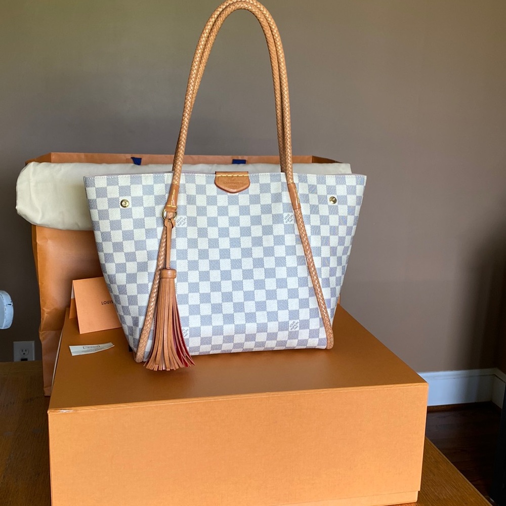 Authentic Propriano Louis Vuitton
